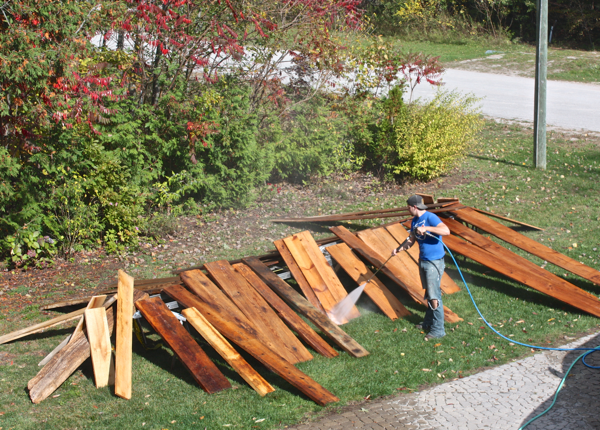 Powerwashing old barnboards