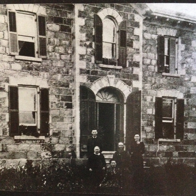 The oldest photo we have of the house… Cynthiaweber.com